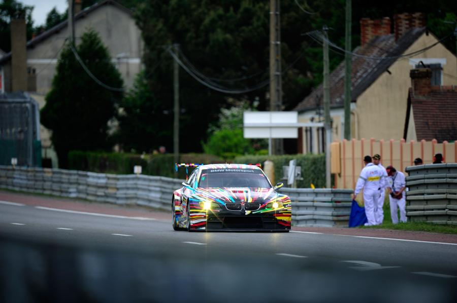  BMW M3 GT2 Art Car by Jeff Koons 2010 года  (фото 10 из 53)